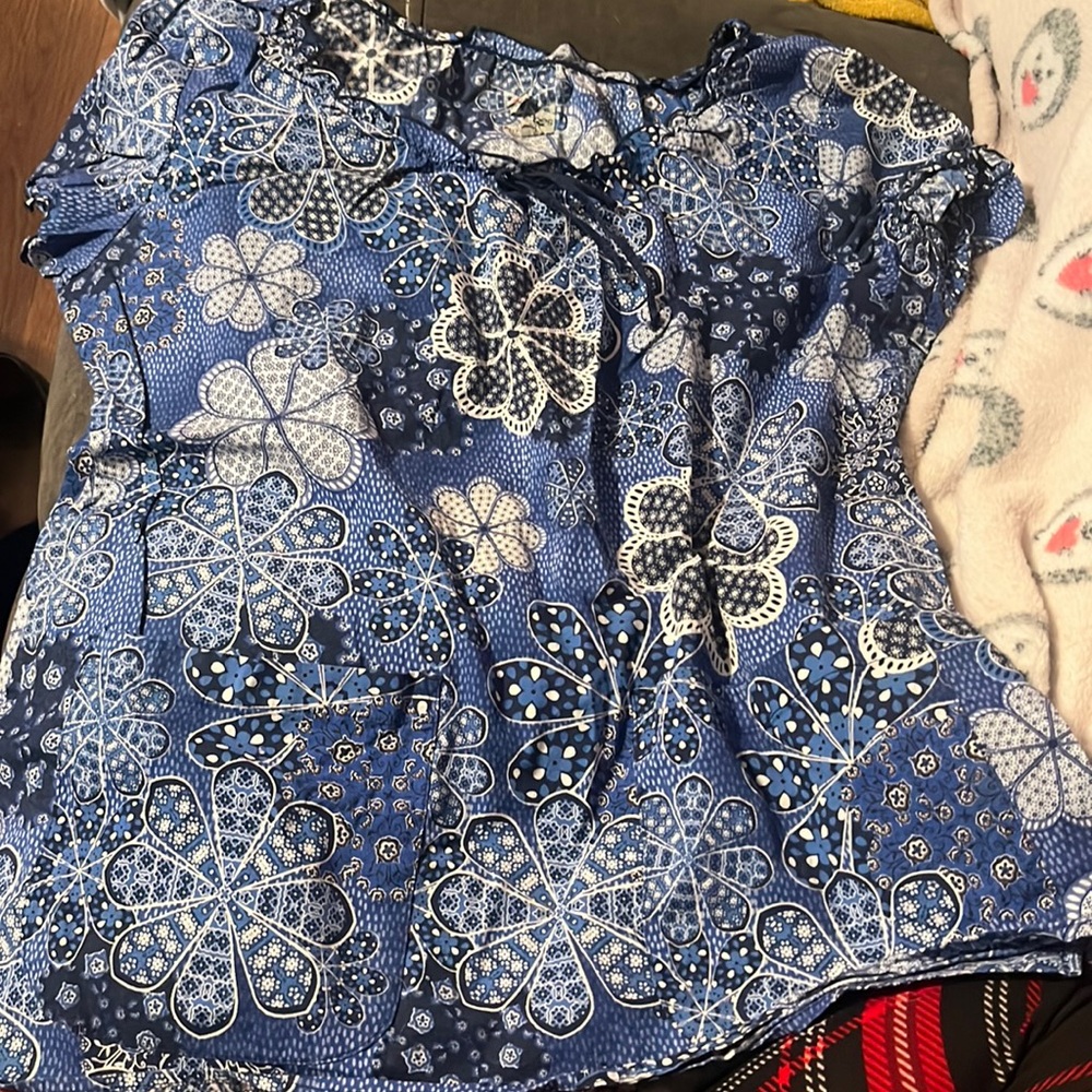 Scrub top